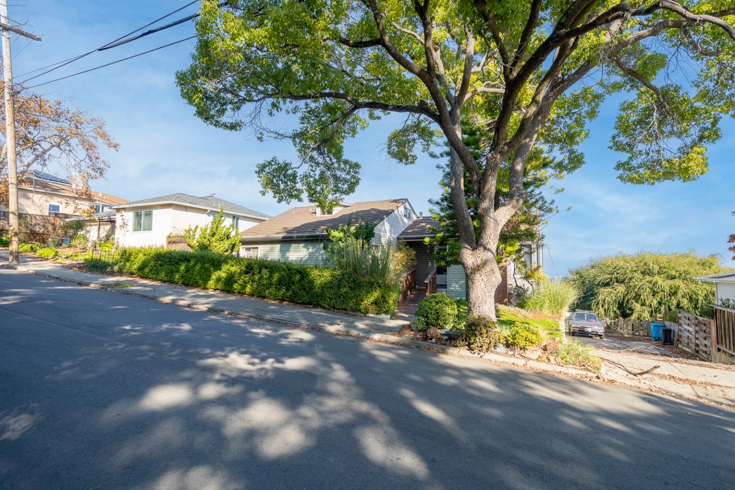 Detail Gallery Image 4 of 13 For 265 Chestnut St, San Carlos,  CA 94070 - 3 Beds | 1 Baths