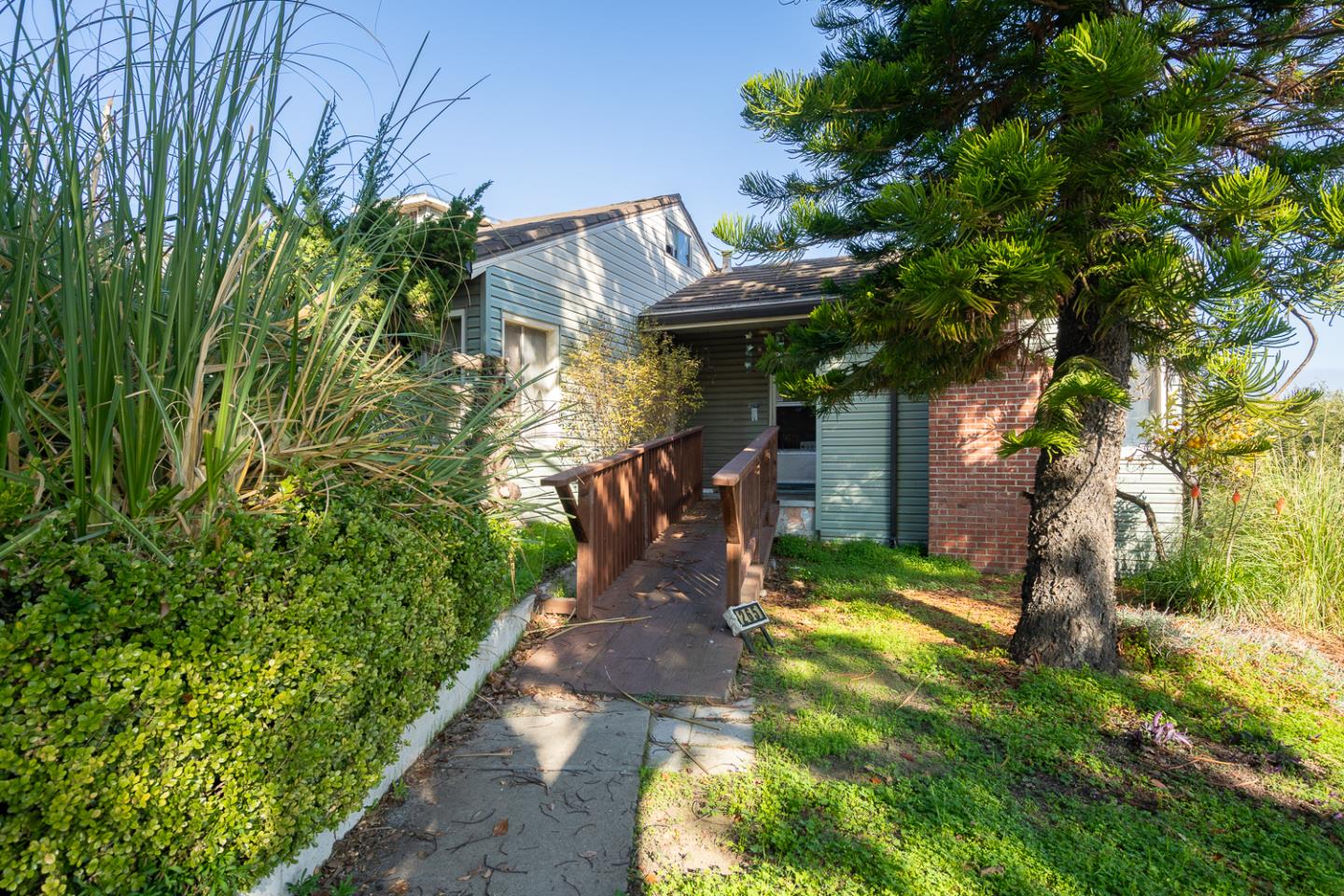 Detail Gallery Image 5 of 13 For 265 Chestnut St, San Carlos,  CA 94070 - 3 Beds | 1 Baths