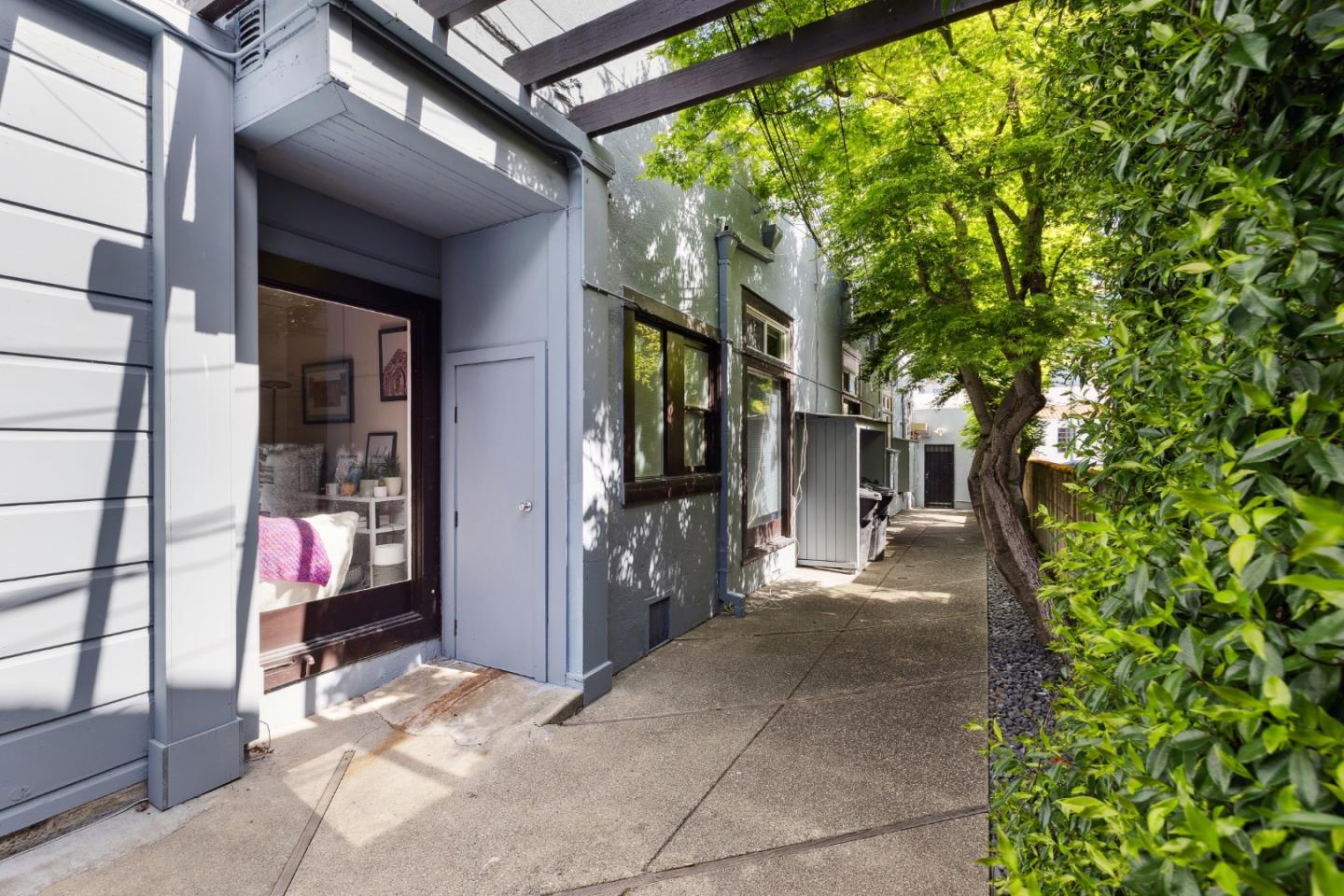 Detail Gallery Image 12 of 22 For 251 Park Rd, Burlingame,  CA 94010 - – Beds | – Baths