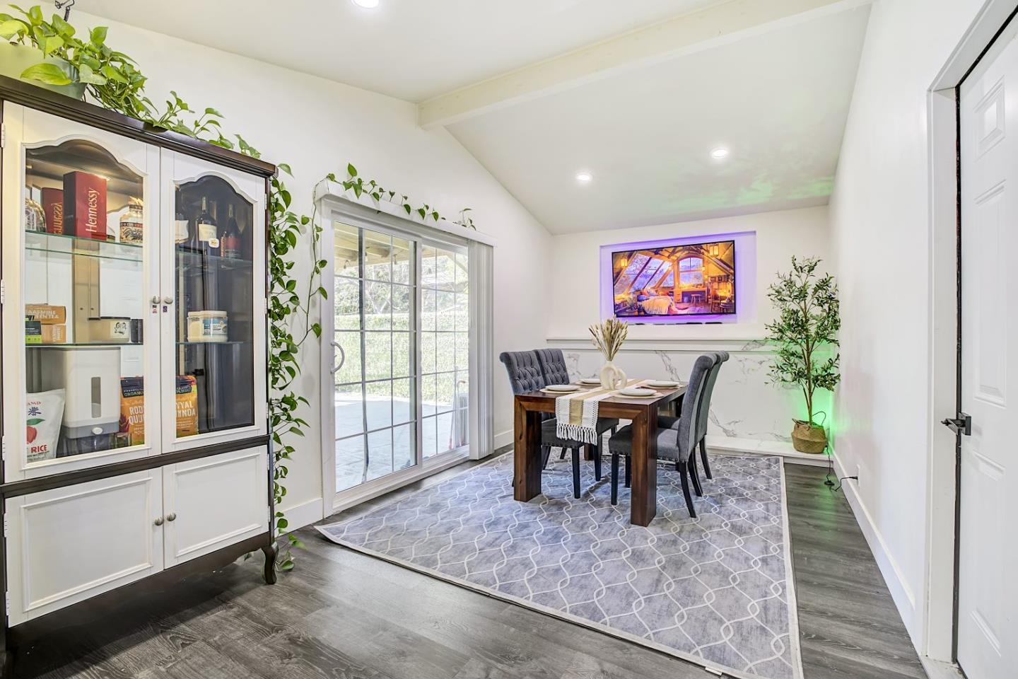 Detail Gallery Image 11 of 39 For 404 El Cajon Dr, San Jose,  CA 95111 - 3 Beds | 2 Baths