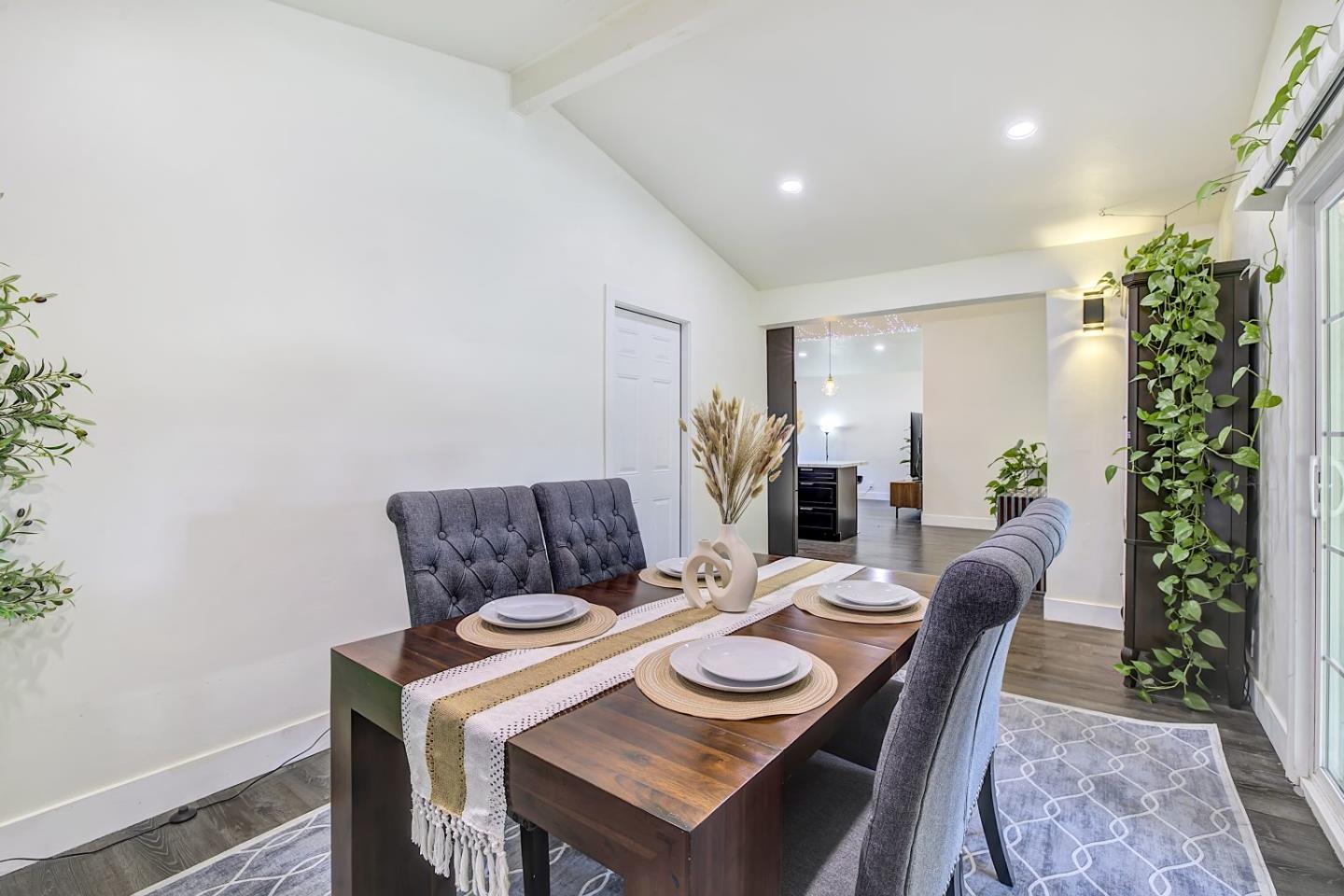 Detail Gallery Image 12 of 39 For 404 El Cajon Dr, San Jose,  CA 95111 - 3 Beds | 2 Baths