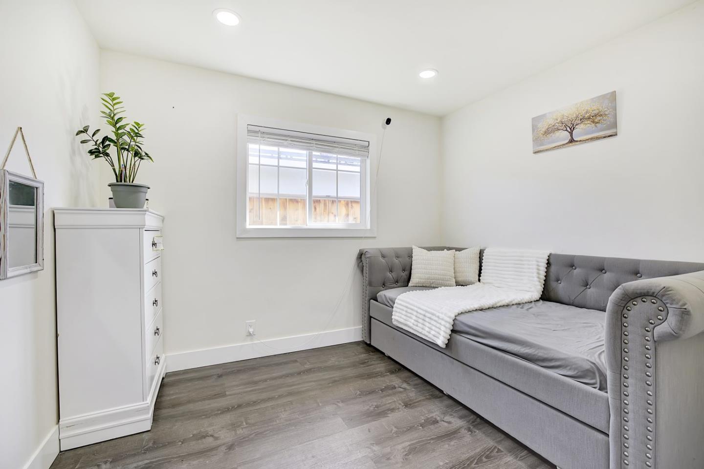 Detail Gallery Image 17 of 39 For 404 El Cajon Dr, San Jose,  CA 95111 - 3 Beds | 2 Baths