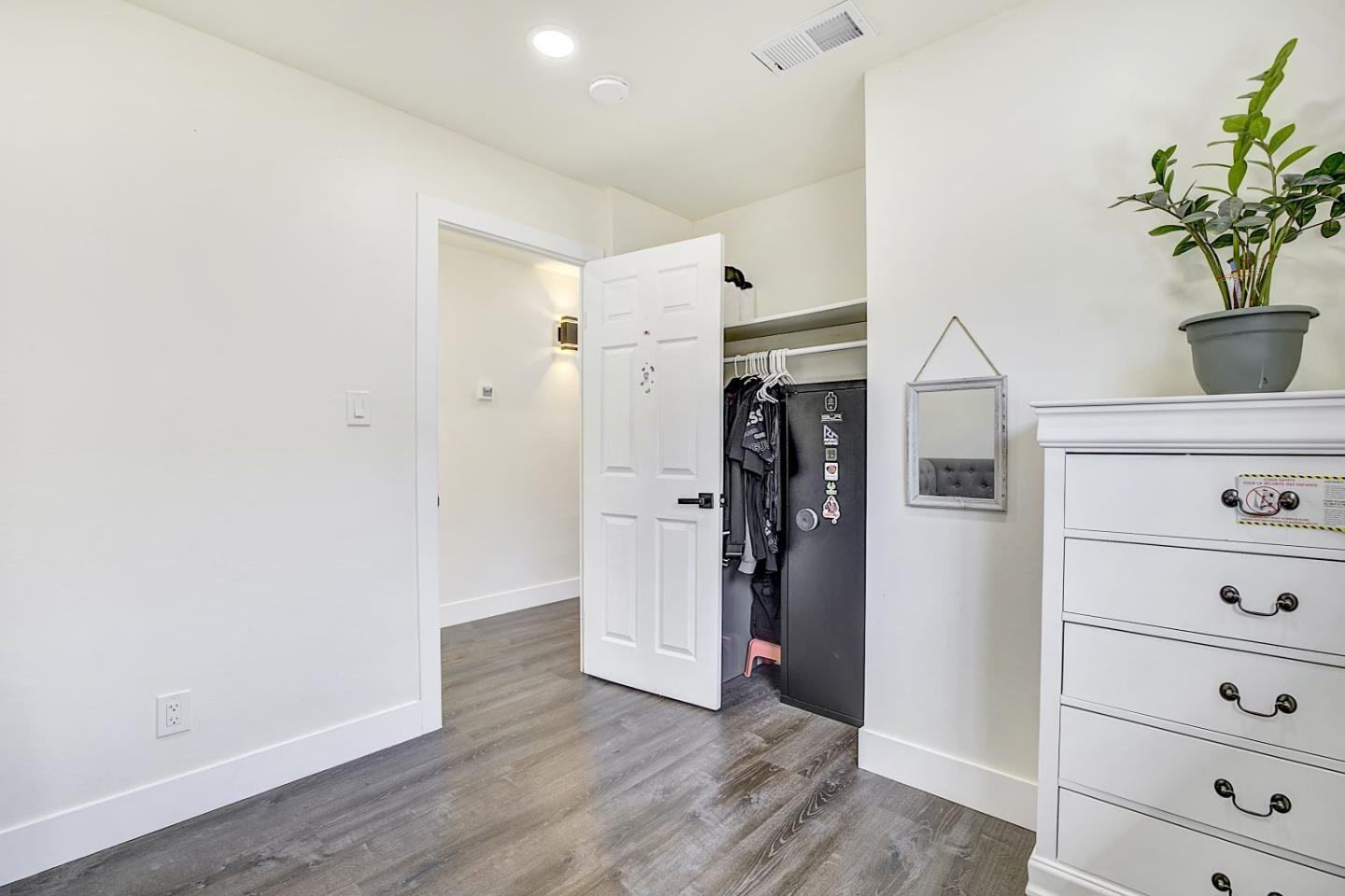 Detail Gallery Image 18 of 39 For 404 El Cajon Dr, San Jose,  CA 95111 - 3 Beds | 2 Baths