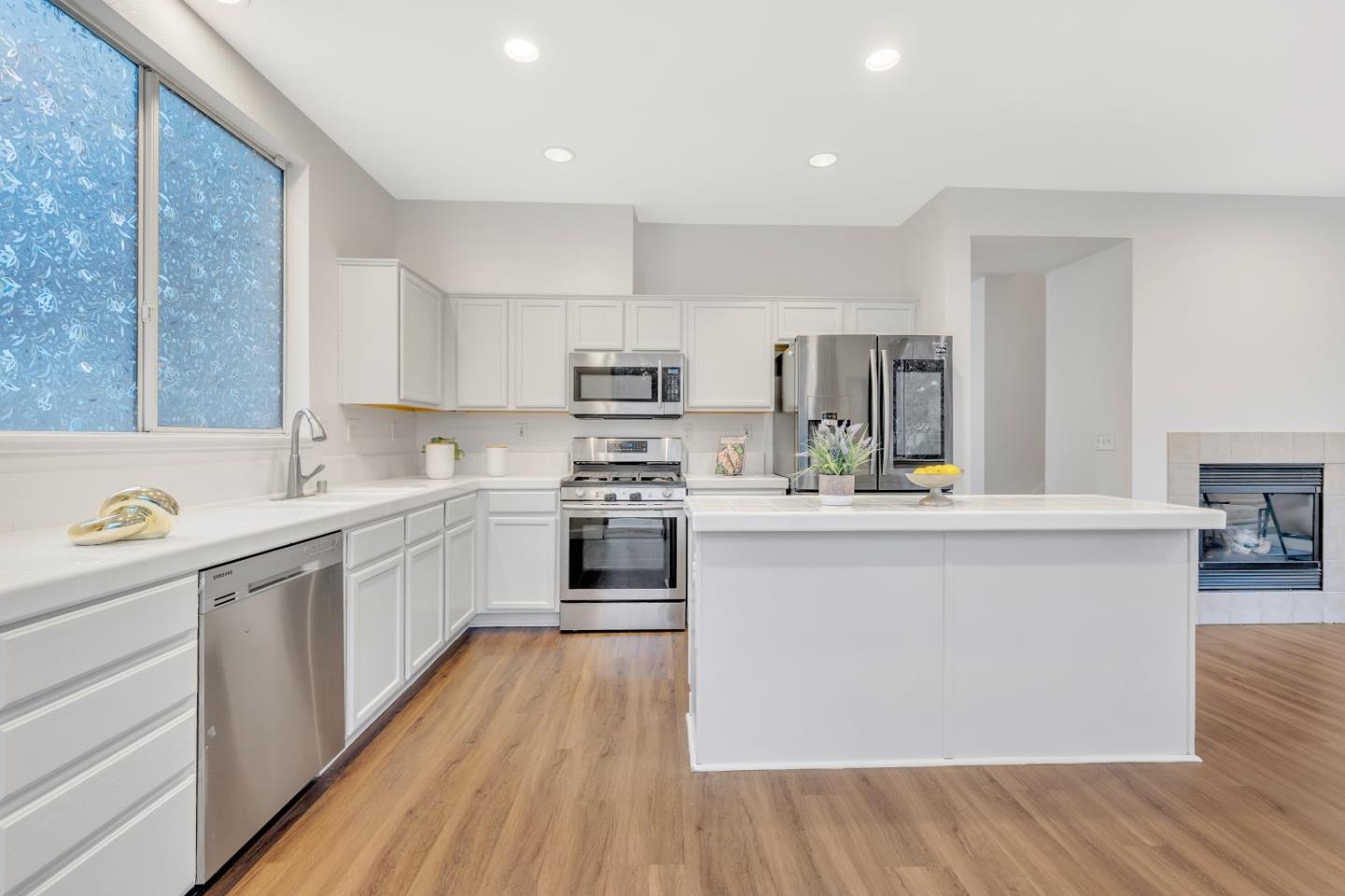 Detail Gallery Image 13 of 49 For 827 Sagewood Ln, Tracy,  CA 95377 - 3 Beds | 2/1 Baths