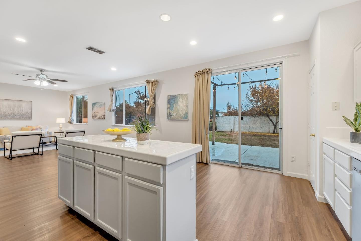 Detail Gallery Image 14 of 49 For 827 Sagewood Ln, Tracy,  CA 95377 - 3 Beds | 2/1 Baths