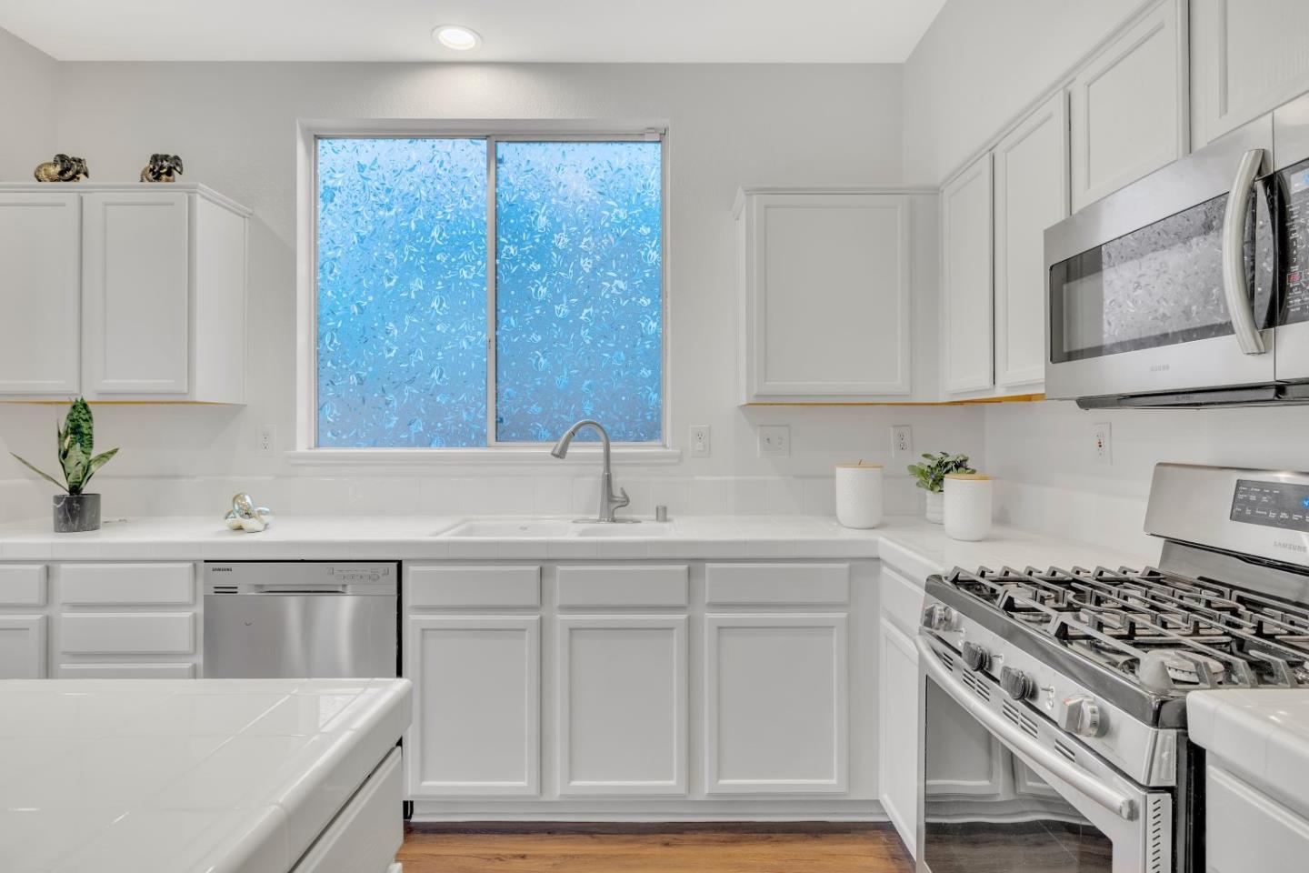 Detail Gallery Image 16 of 49 For 827 Sagewood Ln, Tracy,  CA 95377 - 3 Beds | 2/1 Baths