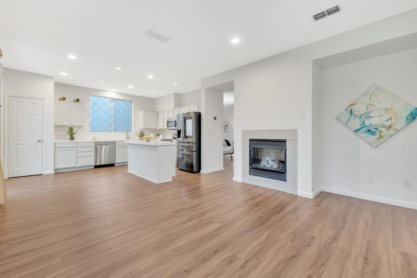 Detail Gallery Image 19 of 49 For 827 Sagewood Ln, Tracy,  CA 95377 - 3 Beds | 2/1 Baths