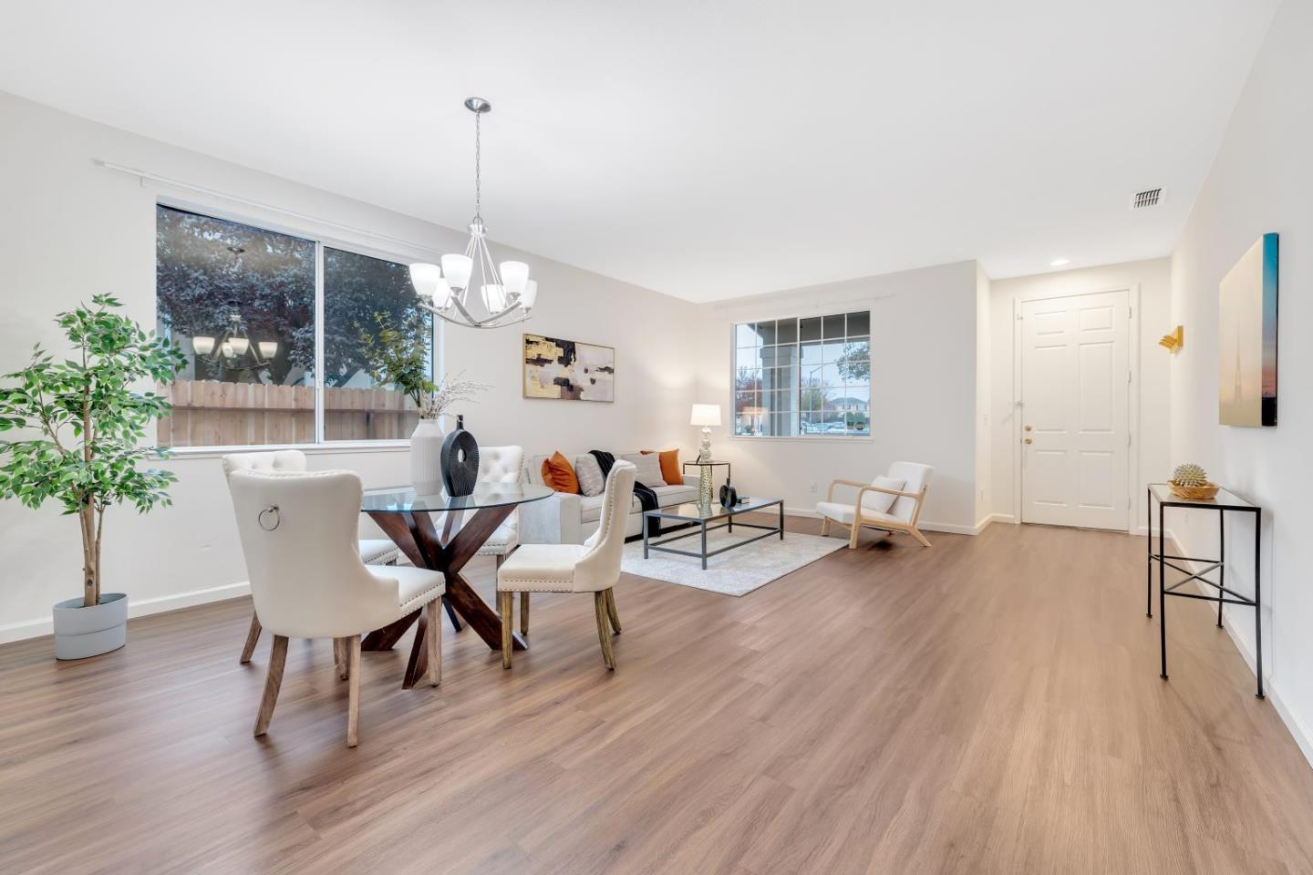 Detail Gallery Image 8 of 49 For 827 Sagewood Ln, Tracy,  CA 95377 - 3 Beds | 2/1 Baths