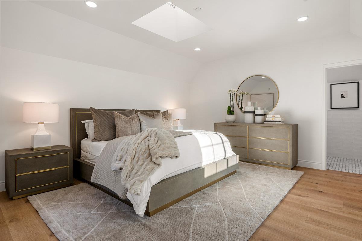 Detail Gallery Image 12 of 22 For 1476 Drake Ave, Burlingame,  CA 94010 - 5 Beds | 4 Baths