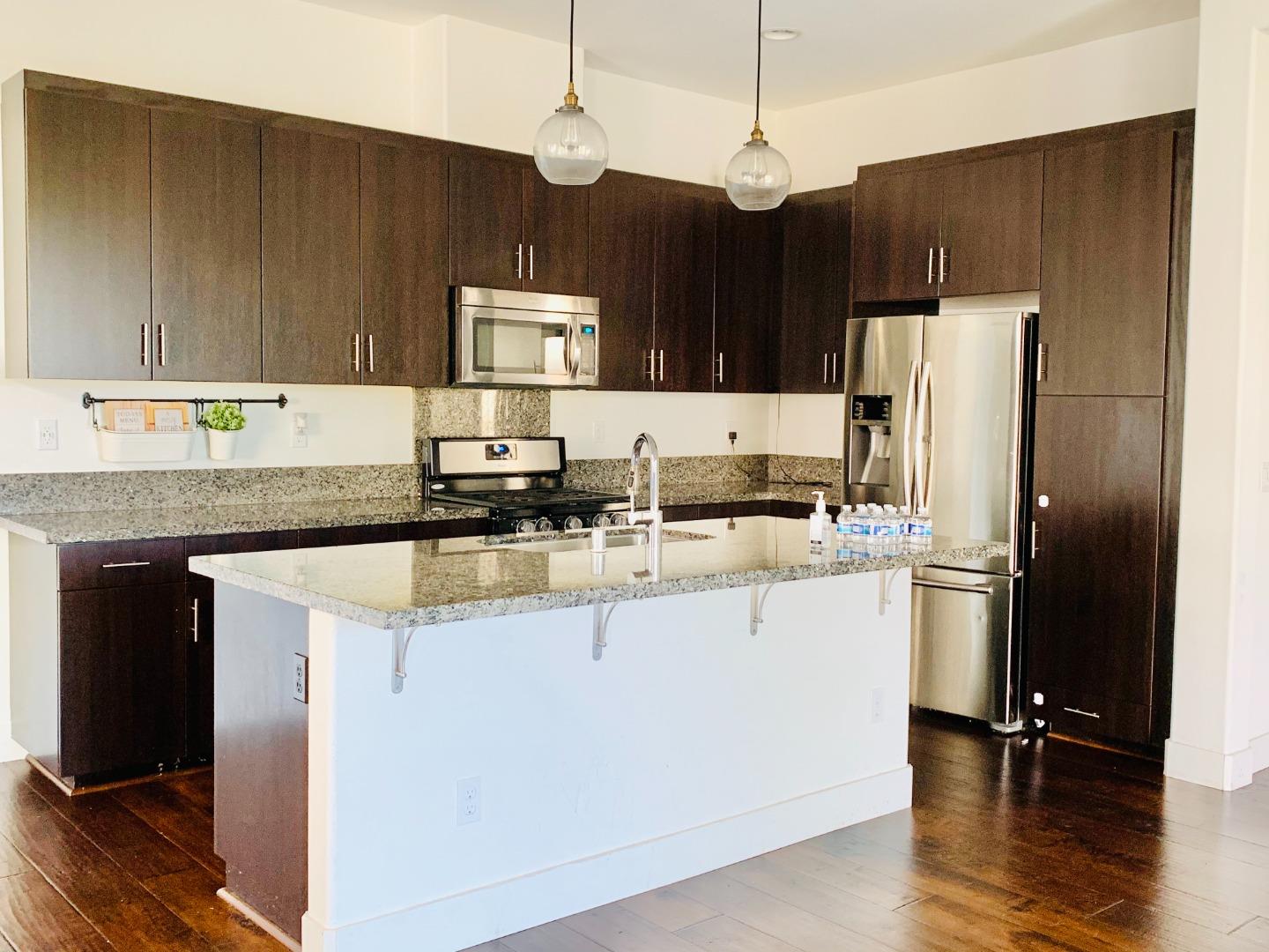 Detail Gallery Image 2 of 14 For 261 Odyssey Ln, Milpitas,  CA 95035 - 3 Beds | 3/1 Baths