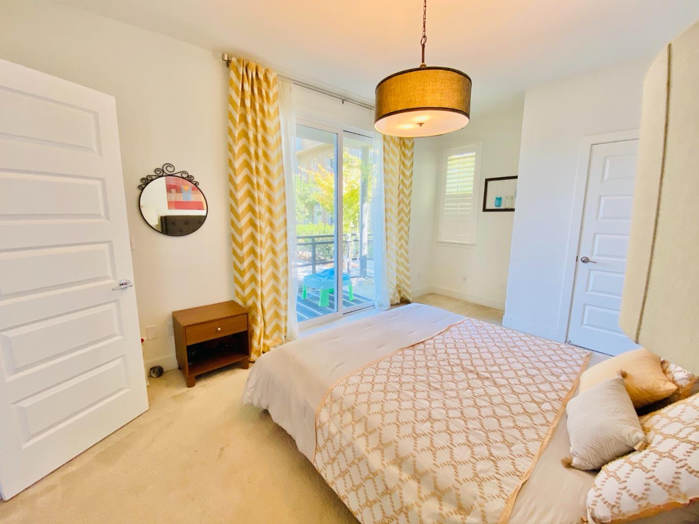 Detail Gallery Image 6 of 14 For 261 Odyssey Ln, Milpitas,  CA 95035 - 3 Beds | 3/1 Baths