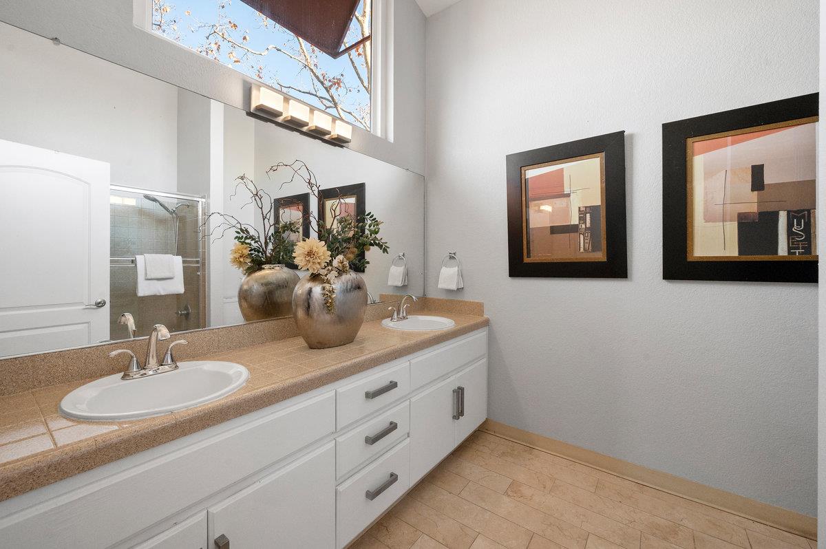 Detail Gallery Image 20 of 34 For 104 E Court Ln, Foster City,  CA 94404 - 2 Beds | 2/1 Baths