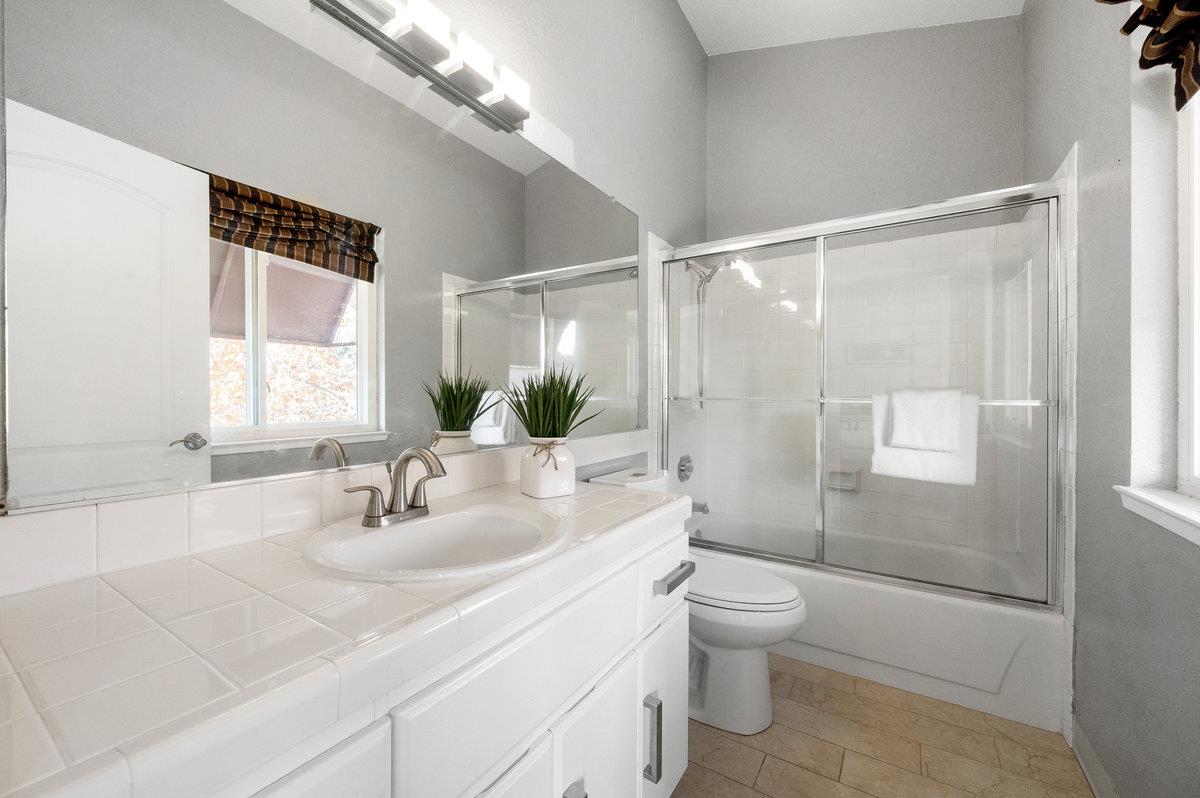 Detail Gallery Image 22 of 34 For 104 E Court Ln, Foster City,  CA 94404 - 2 Beds | 2/1 Baths