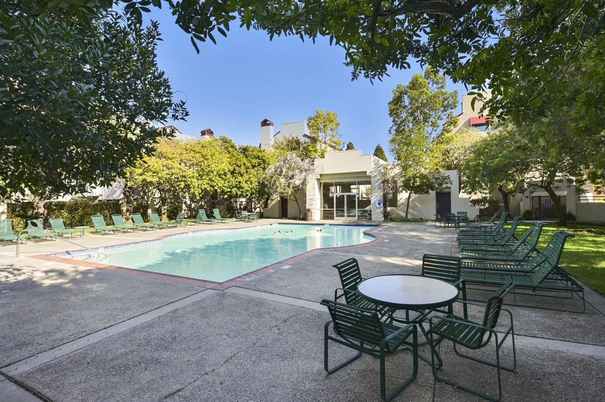 Detail Gallery Image 25 of 34 For 104 E Court Ln, Foster City,  CA 94404 - 2 Beds | 2/1 Baths