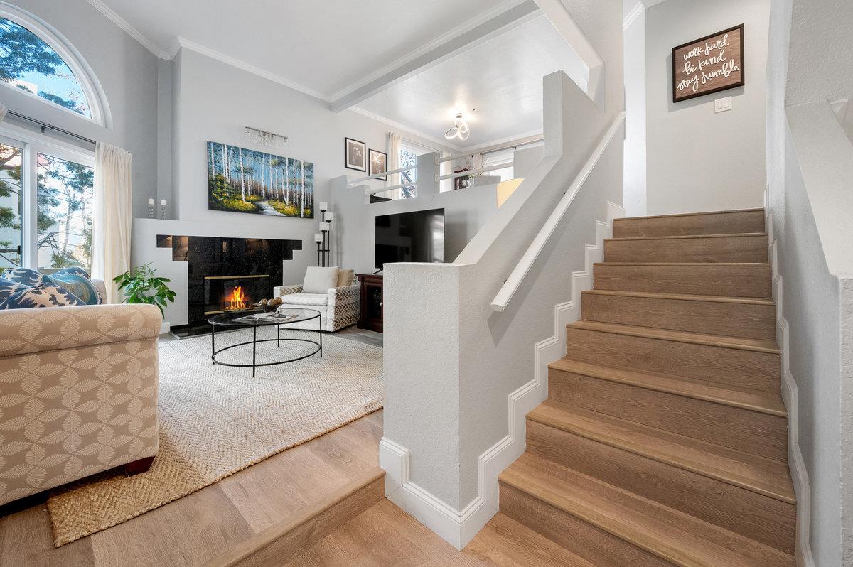 Detail Gallery Image 4 of 34 For 104 E Court Ln, Foster City,  CA 94404 - 2 Beds | 2/1 Baths