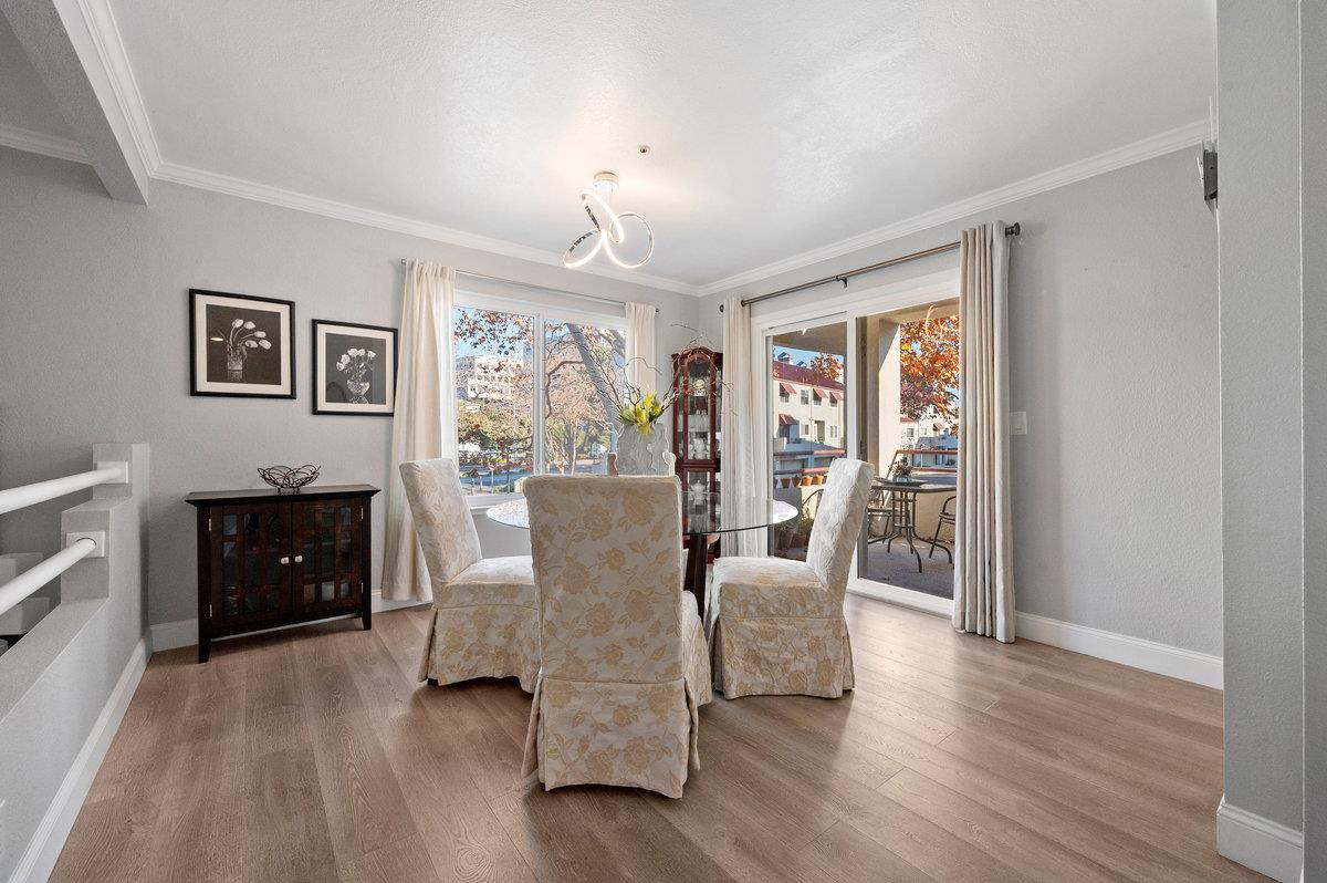 Detail Gallery Image 5 of 34 For 104 E Court Ln, Foster City,  CA 94404 - 2 Beds | 2/1 Baths