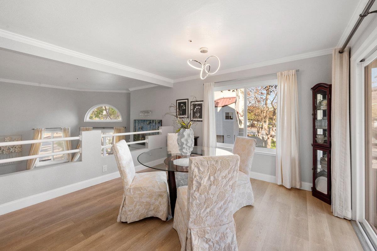 Detail Gallery Image 8 of 34 For 104 E Court Ln, Foster City,  CA 94404 - 2 Beds | 2/1 Baths