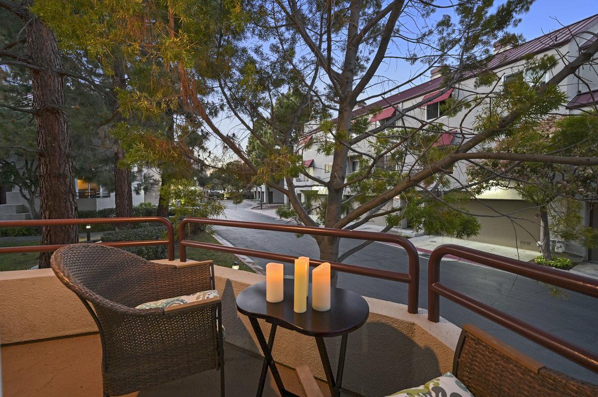 Detail Gallery Image 9 of 34 For 104 E Court Ln, Foster City,  CA 94404 - 2 Beds | 2/1 Baths