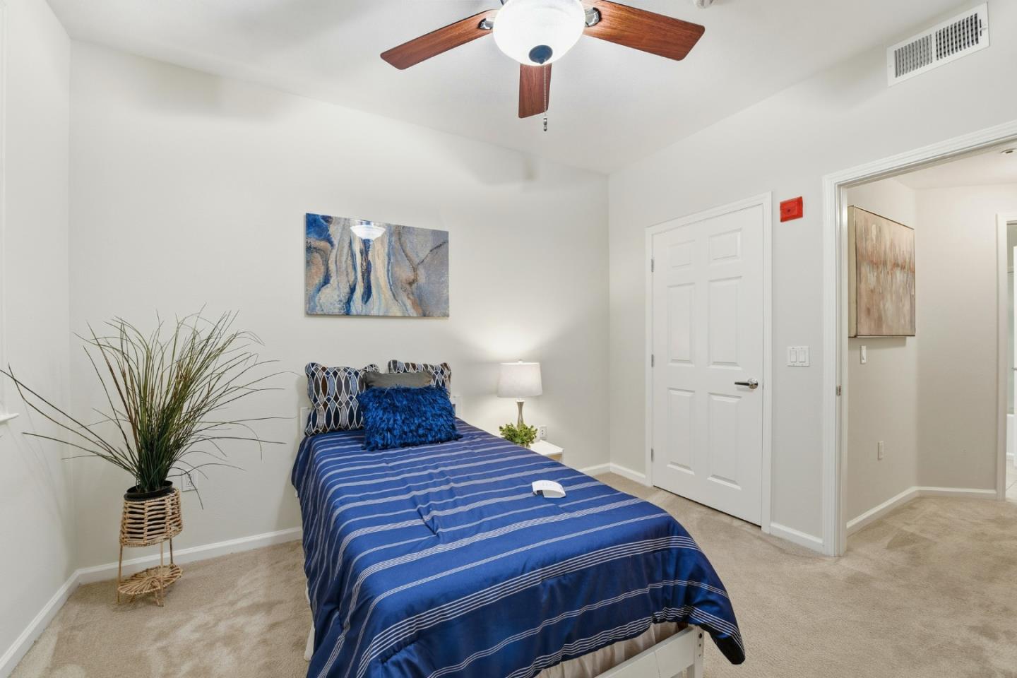 Detail Gallery Image 15 of 28 For 1390 Saddle Rack St #248,  San Jose,  CA 95126 - 3 Beds | 2 Baths