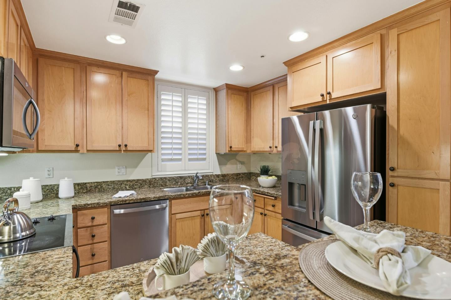 Detail Gallery Image 9 of 28 For 1390 Saddle Rack St #248,  San Jose,  CA 95126 - 3 Beds | 2 Baths