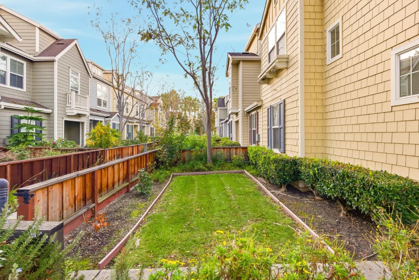 Detail Gallery Image 6 of 47 For 687 Montara Ter, Sunnyvale,  CA 94085 - 3 Beds | 3 Baths