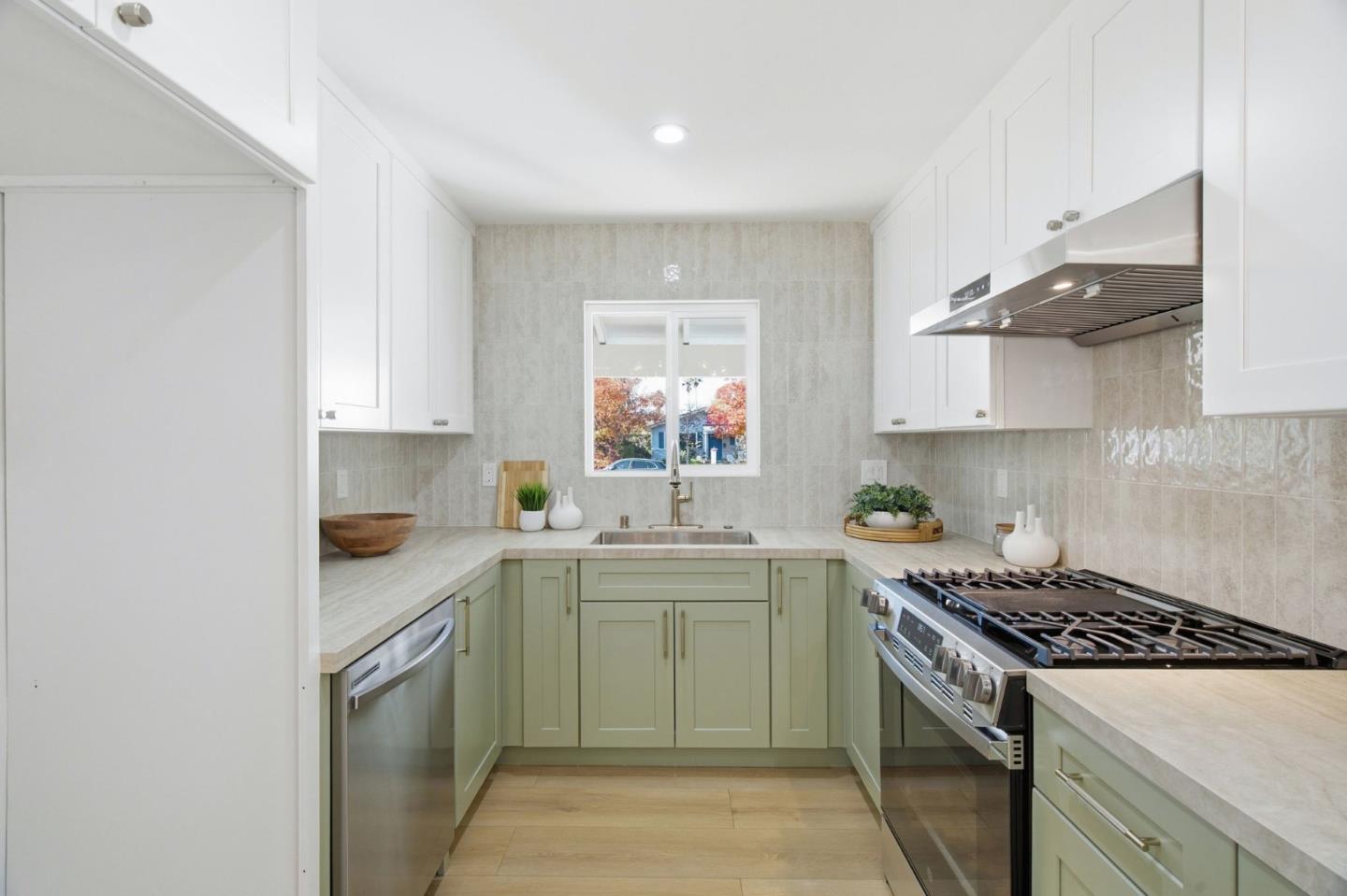 Detail Gallery Image 11 of 35 For 816 Marilyn Dr, Campbell,  CA 95008 - 3 Beds | 2 Baths