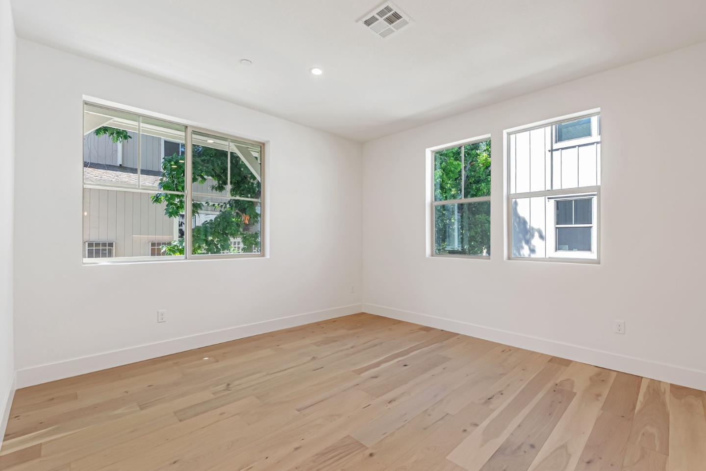 Detail Gallery Image 11 of 17 For 178 Oak Cir, Walnut Creek,  CA 94597 - 4 Beds | 3/1 Baths