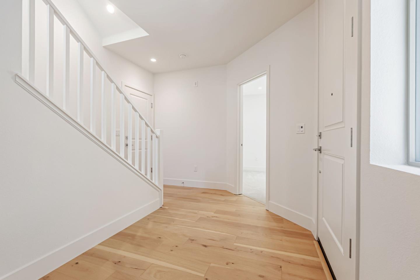 Detail Gallery Image 4 of 17 For 178 Oak Cir, Walnut Creek,  CA 94597 - 4 Beds | 3/1 Baths