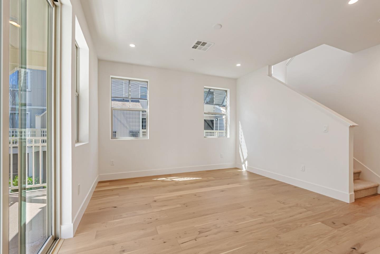 Detail Gallery Image 6 of 17 For 178 Oak Cir, Walnut Creek,  CA 94597 - 4 Beds | 3/1 Baths