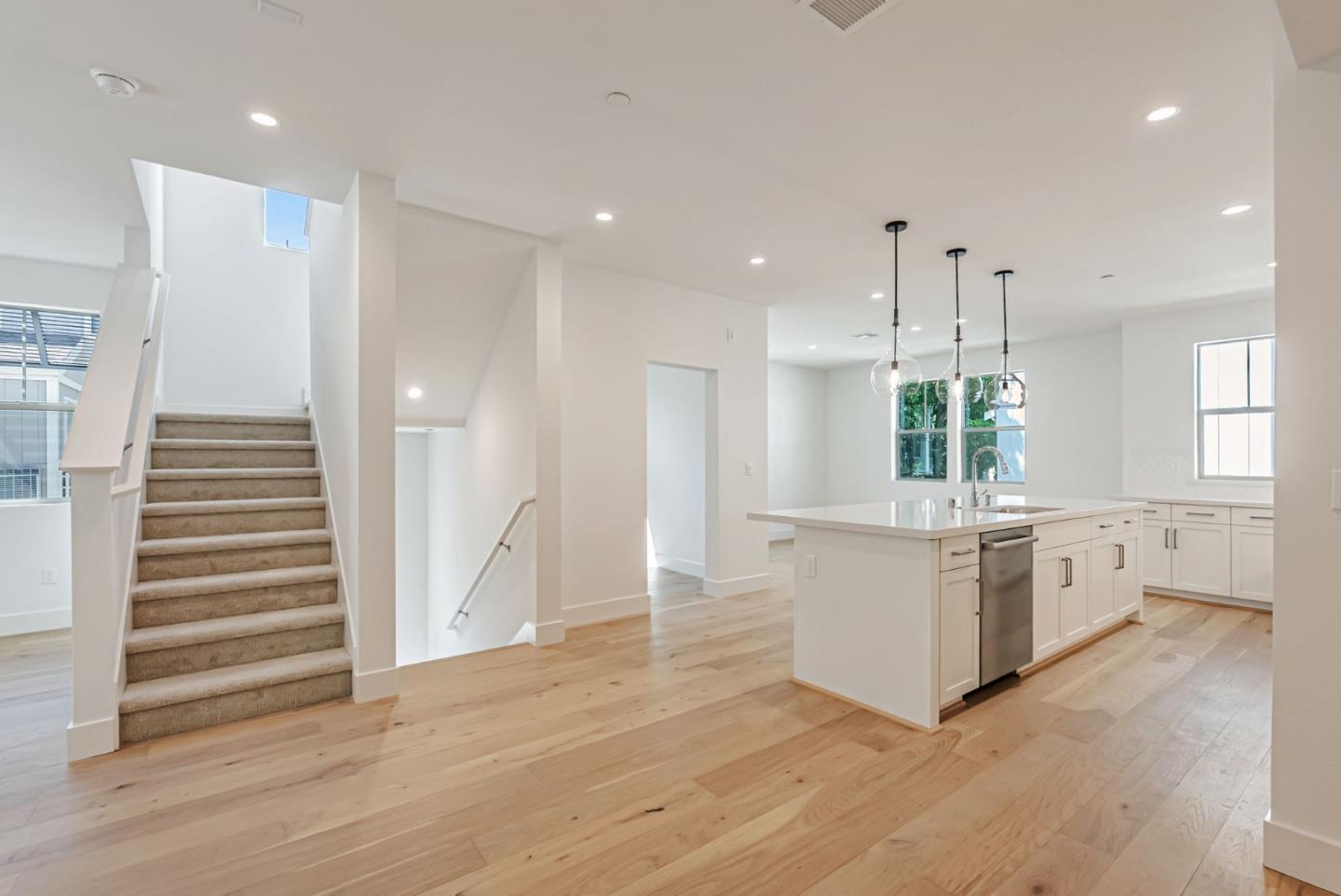 Detail Gallery Image 8 of 17 For 178 Oak Cir, Walnut Creek,  CA 94597 - 4 Beds | 3/1 Baths