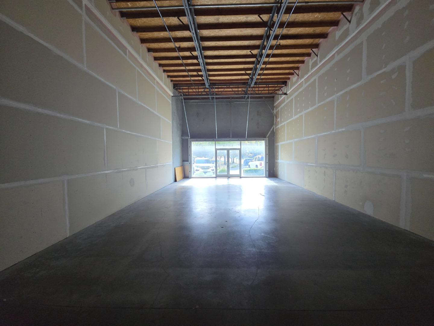 Detail Gallery Image 2 of 6 For 7500 Arroyo Cir #140,  Gilroy,  CA 95020 - – Beds | – Baths