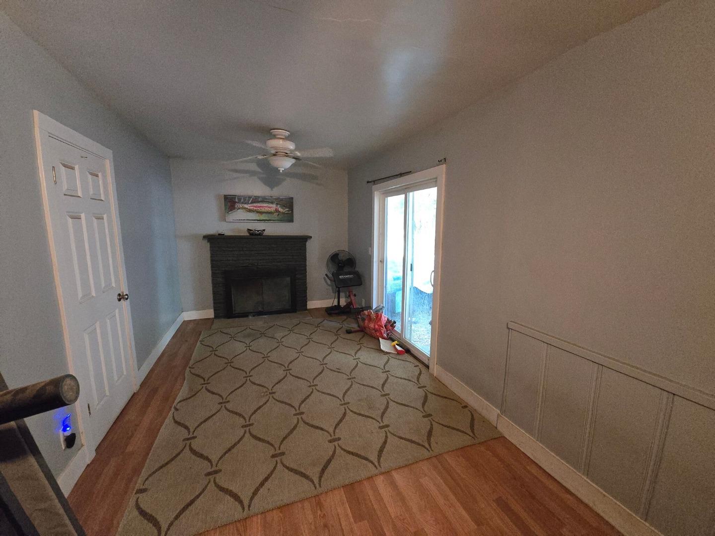 Detail Gallery Image 10 of 14 For 5985 Monterey Rd, Gilroy,  CA 95020 - 3 Beds | 2 Baths