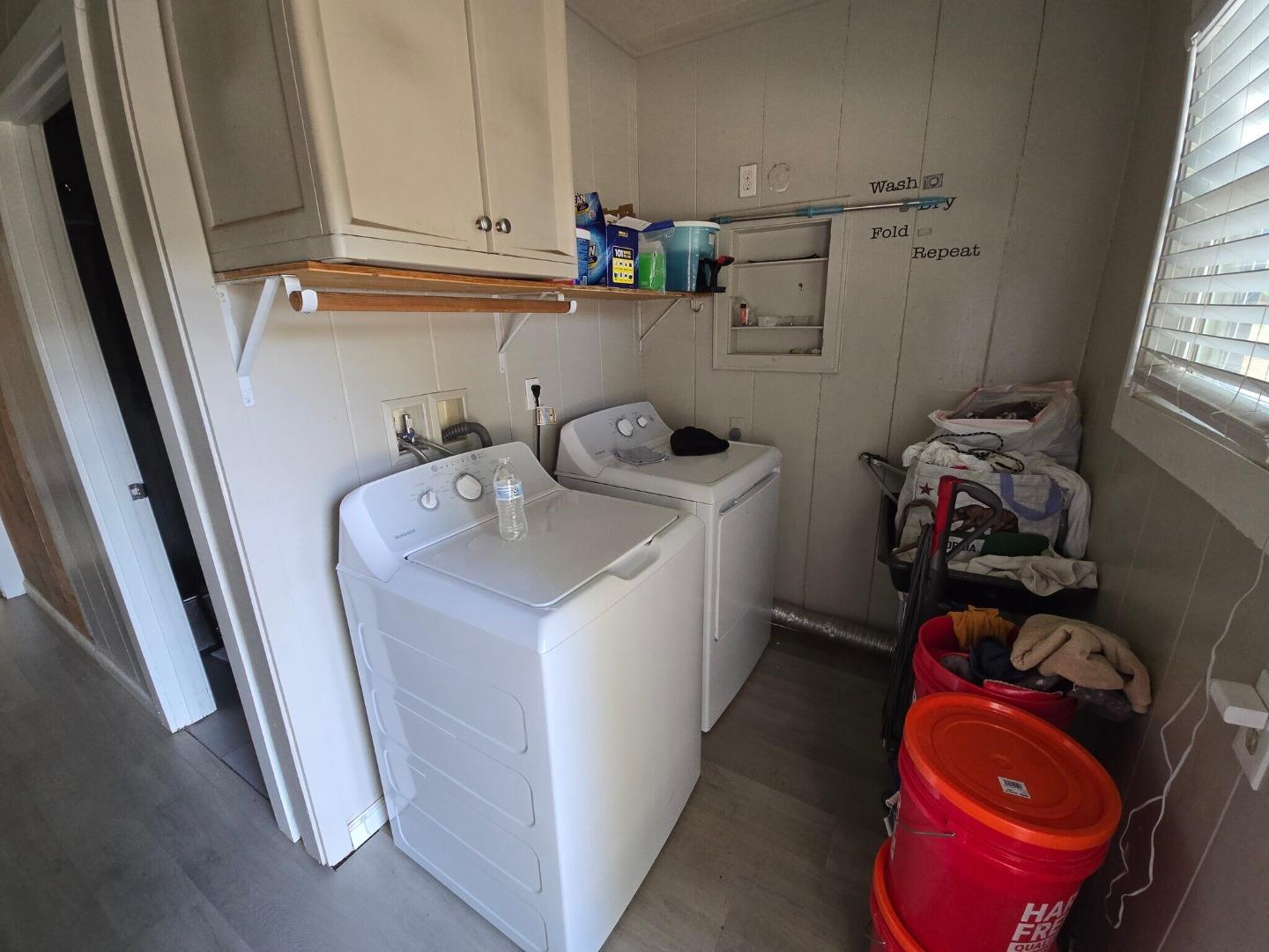 Detail Gallery Image 9 of 14 For 5985 Monterey Rd, Gilroy,  CA 95020 - 3 Beds | 2 Baths