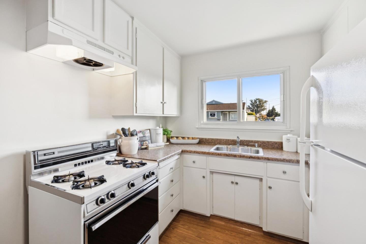 Detail Gallery Image 21 of 48 For 300 San Pablo Ave, Millbrae,  CA 94030 - 3 Beds | 1 Baths