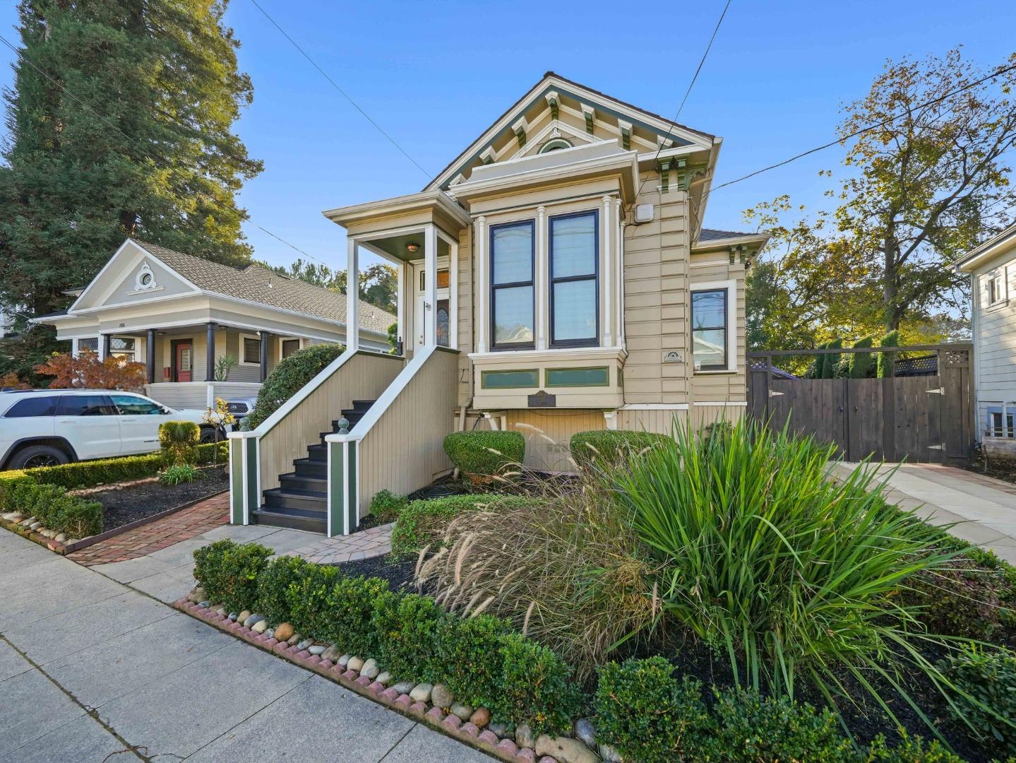 Detail Gallery Image 5 of 68 For 116 Fox Ave, San Jose,  CA 95110 - 3 Beds | 2/1 Baths