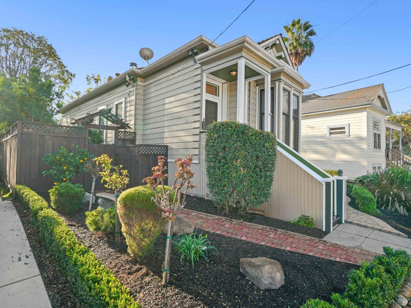 Detail Gallery Image 9 of 68 For 116 Fox Ave, San Jose,  CA 95110 - 3 Beds | 2/1 Baths