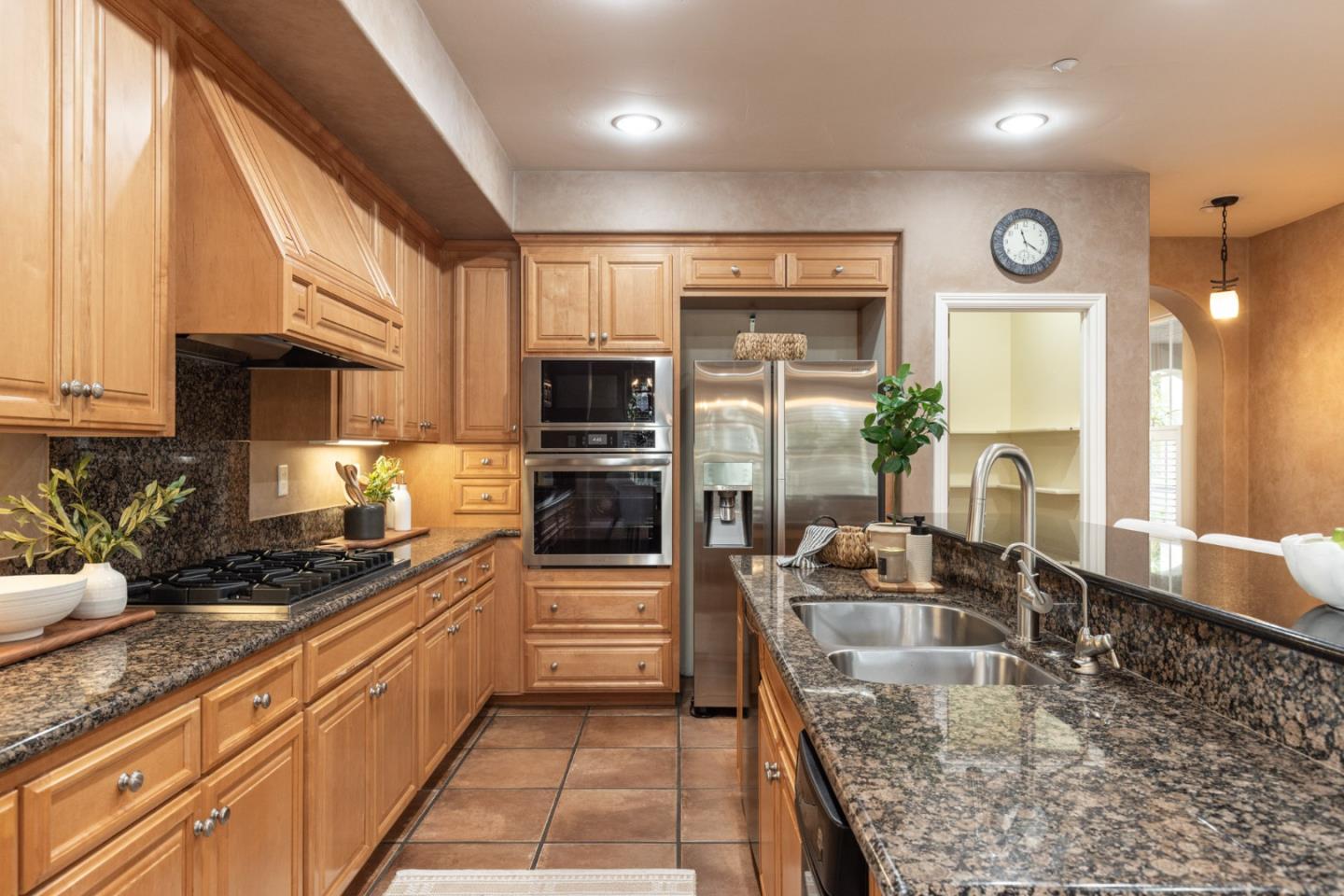 Detail Gallery Image 13 of 32 For 214 Mirasol Way, Monterey,  CA 93940 - 3 Beds | 3 Baths