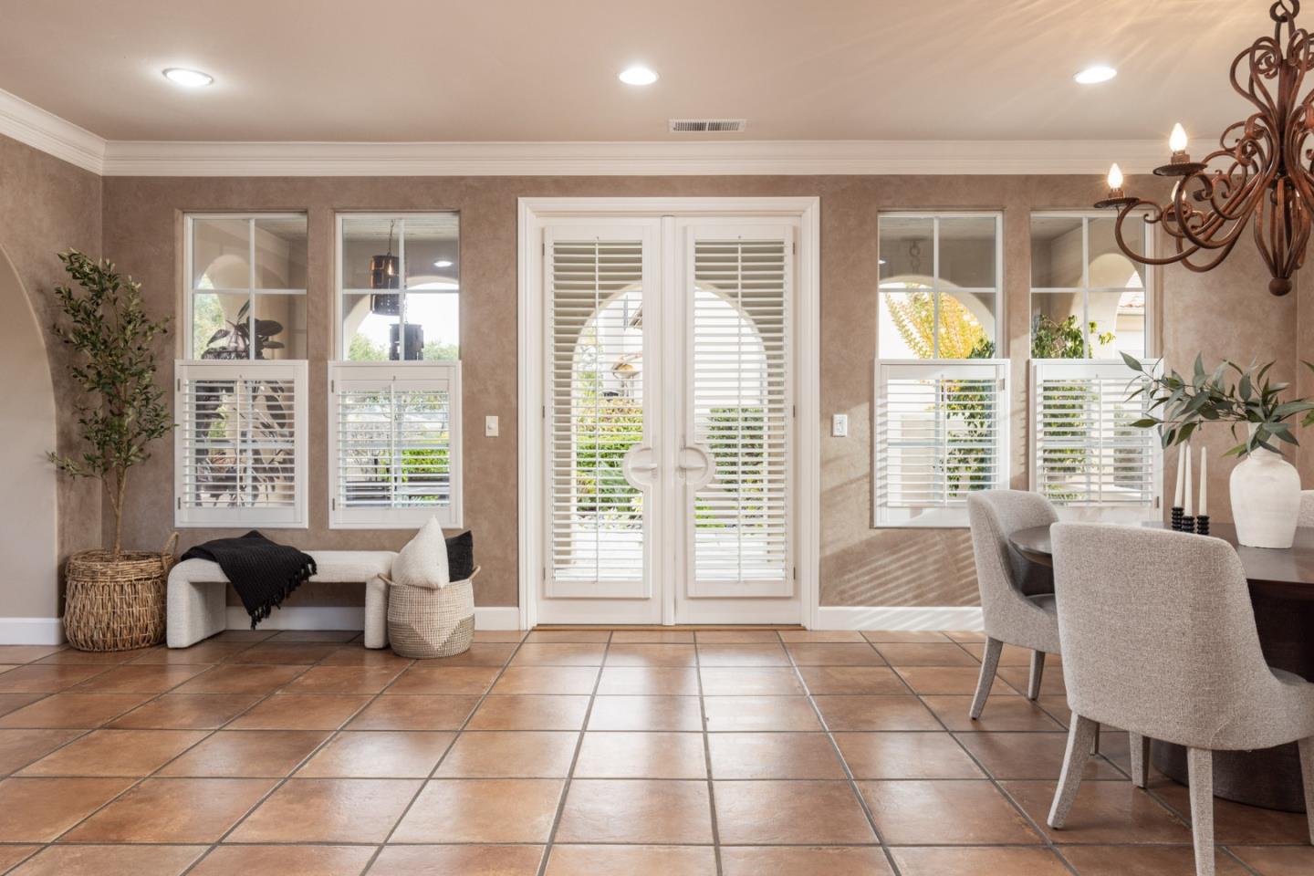 Detail Gallery Image 9 of 32 For 214 Mirasol Way, Monterey,  CA 93940 - 3 Beds | 3 Baths