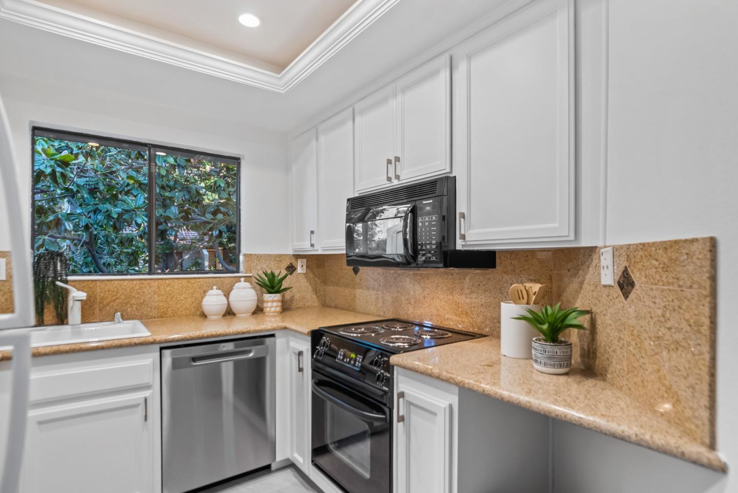 Detail Gallery Image 13 of 26 For 999 W Evelyn Ter #54,  Sunnyvale,  CA 94086 - 1 Beds | 1 Baths