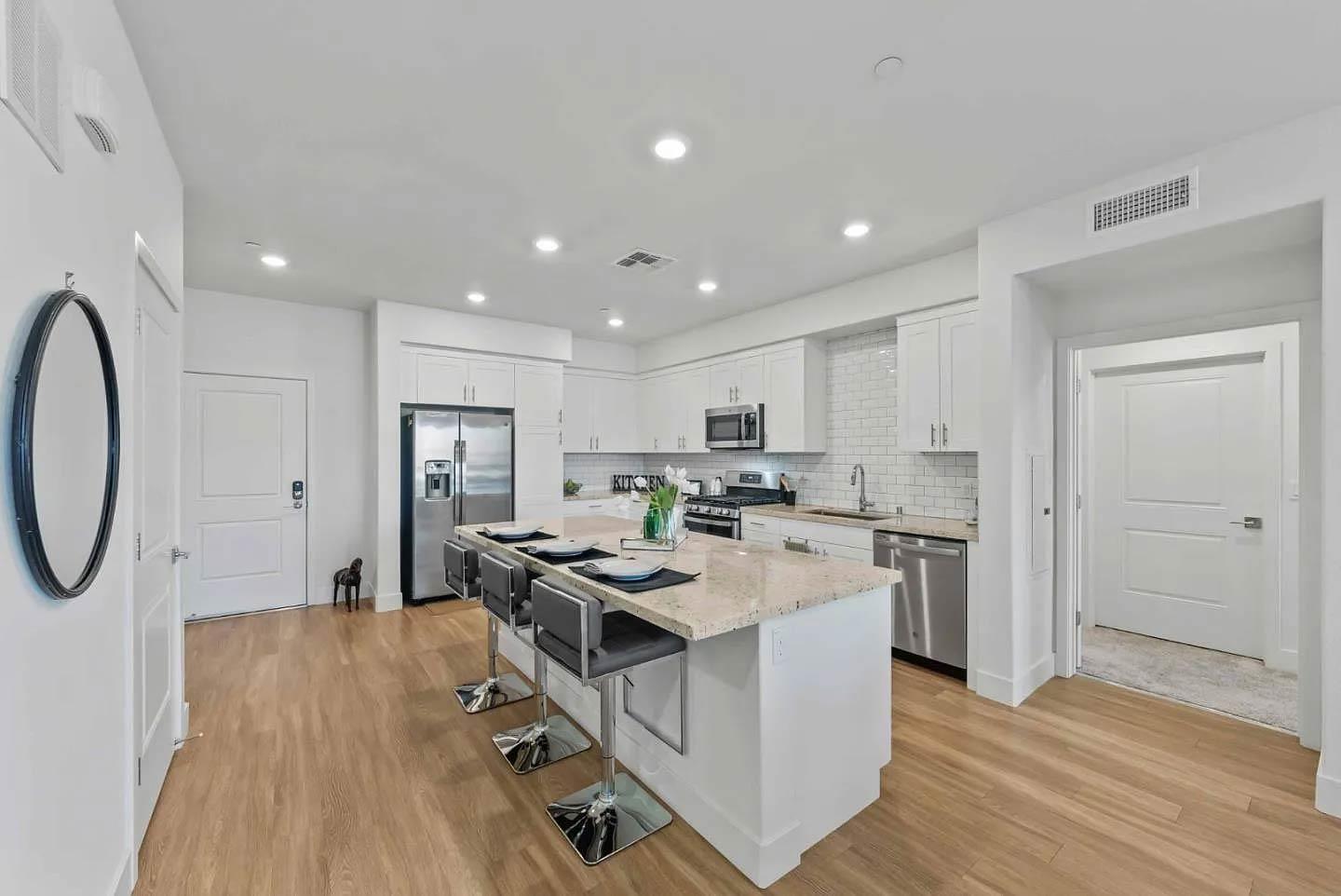 Detail Gallery Image 2 of 18 For 5925 Charlotte Dr #414,  San Jose,  CA 95123 - 3 Beds | 2 Baths