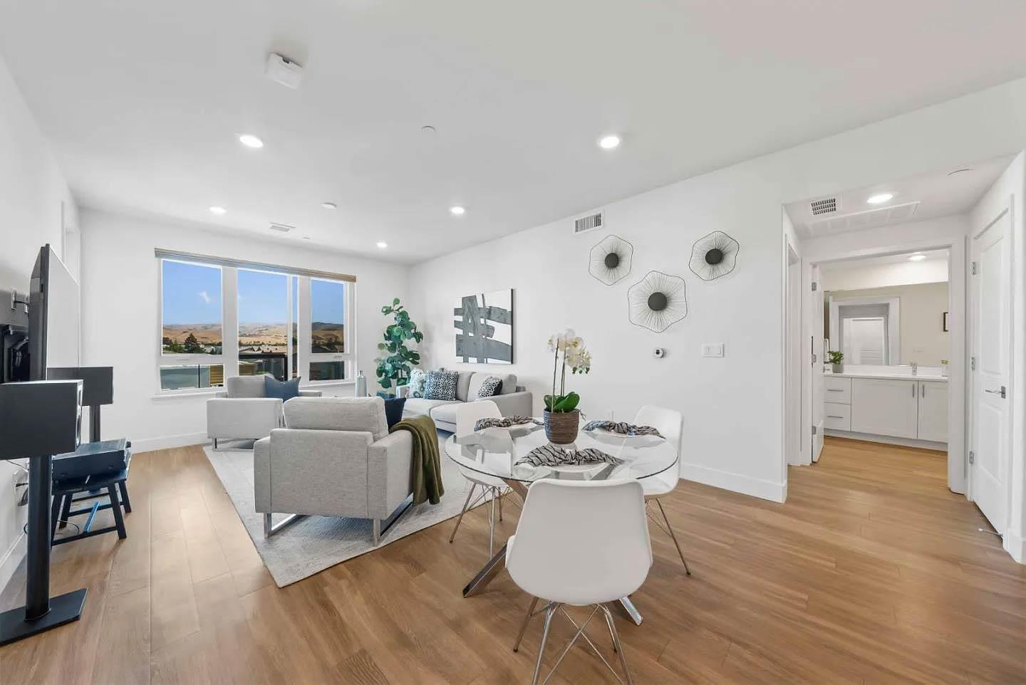 Detail Gallery Image 6 of 18 For 5925 Charlotte Dr #414,  San Jose,  CA 95123 - 3 Beds | 2 Baths