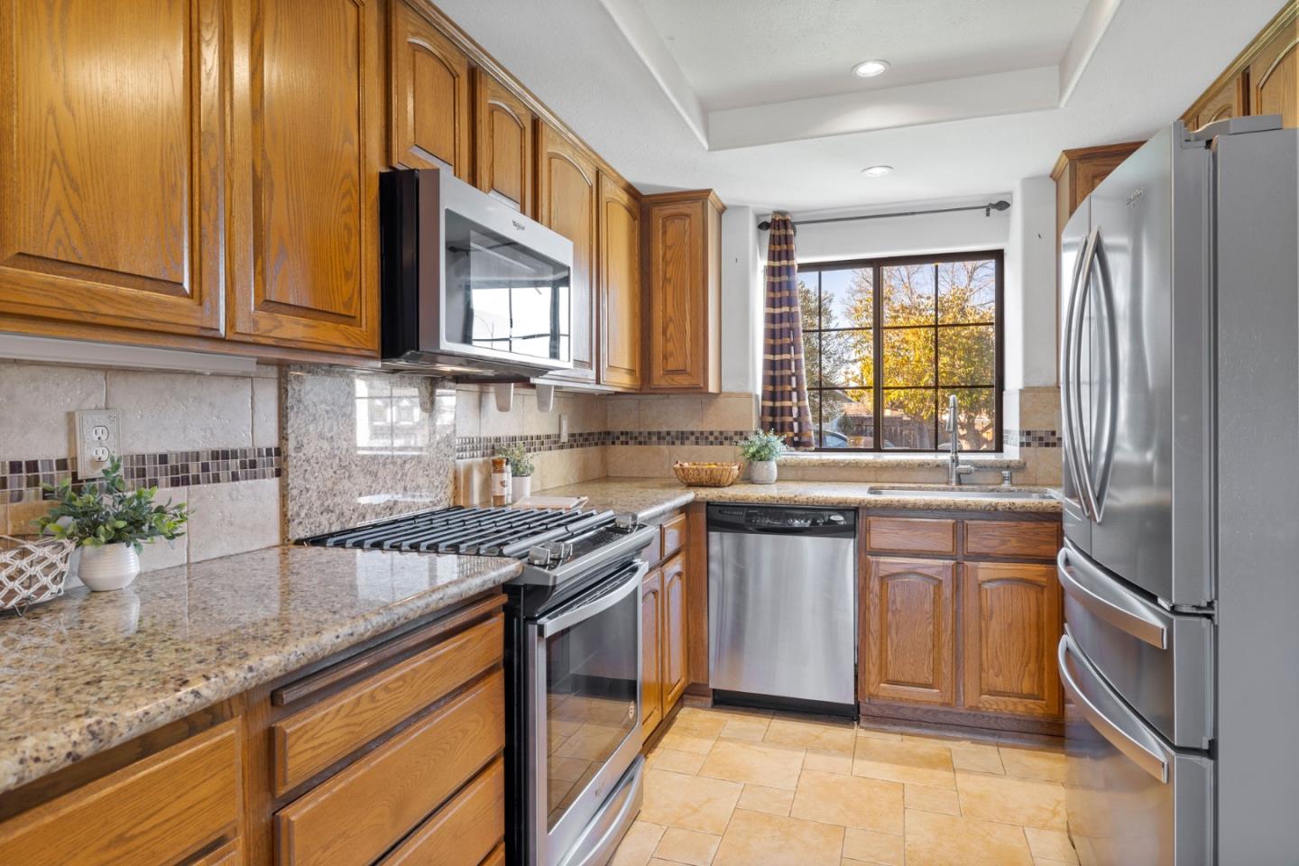 Detail Gallery Image 10 of 30 For 2630 Raritan Pl, San Jose,  CA 95148 - 3 Beds | 2/1 Baths