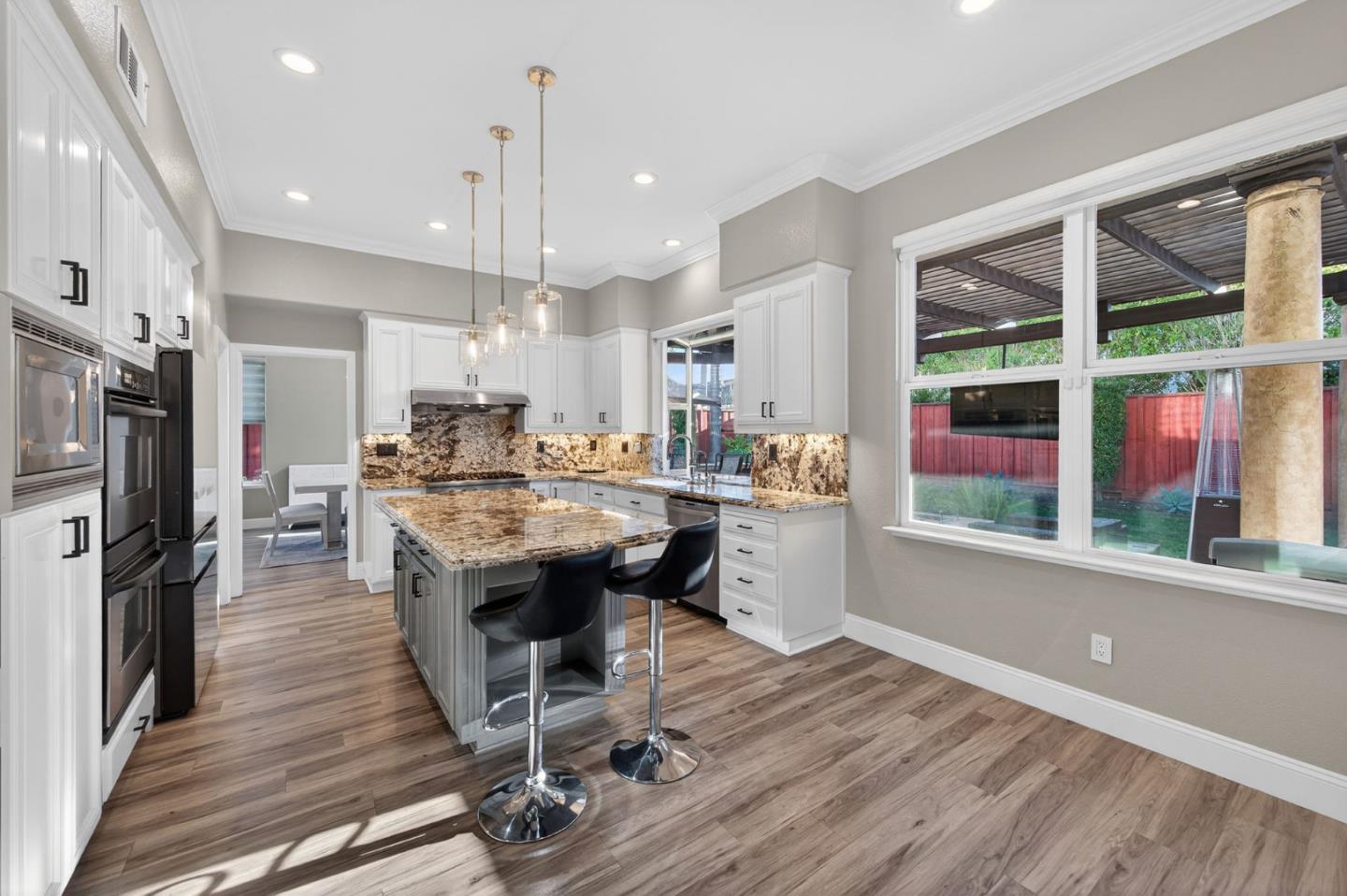 Detail Gallery Image 15 of 54 For 19127 Legend Ct, Morgan Hill,  CA 95037 - 4 Beds | 3/1 Baths