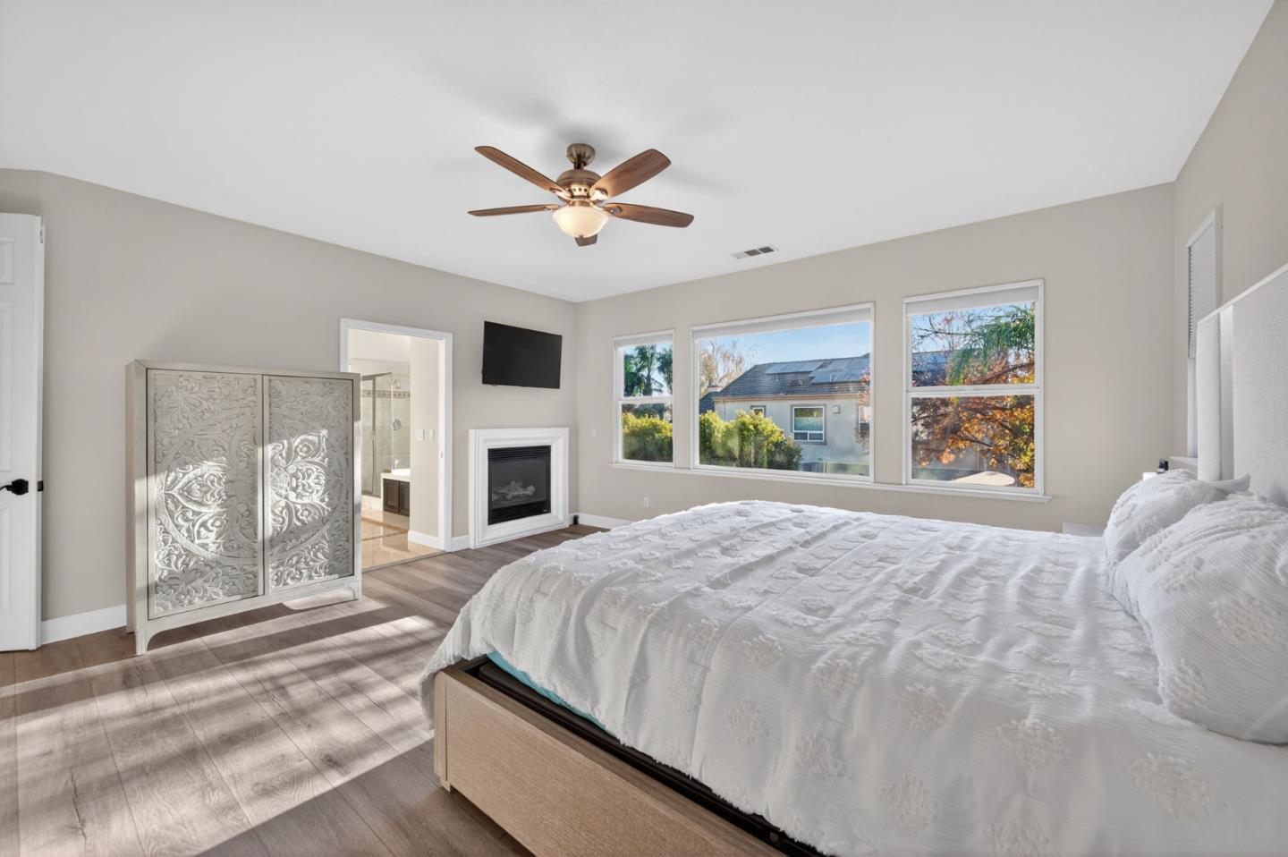Detail Gallery Image 28 of 54 For 19127 Legend Ct, Morgan Hill,  CA 95037 - 4 Beds | 3/1 Baths