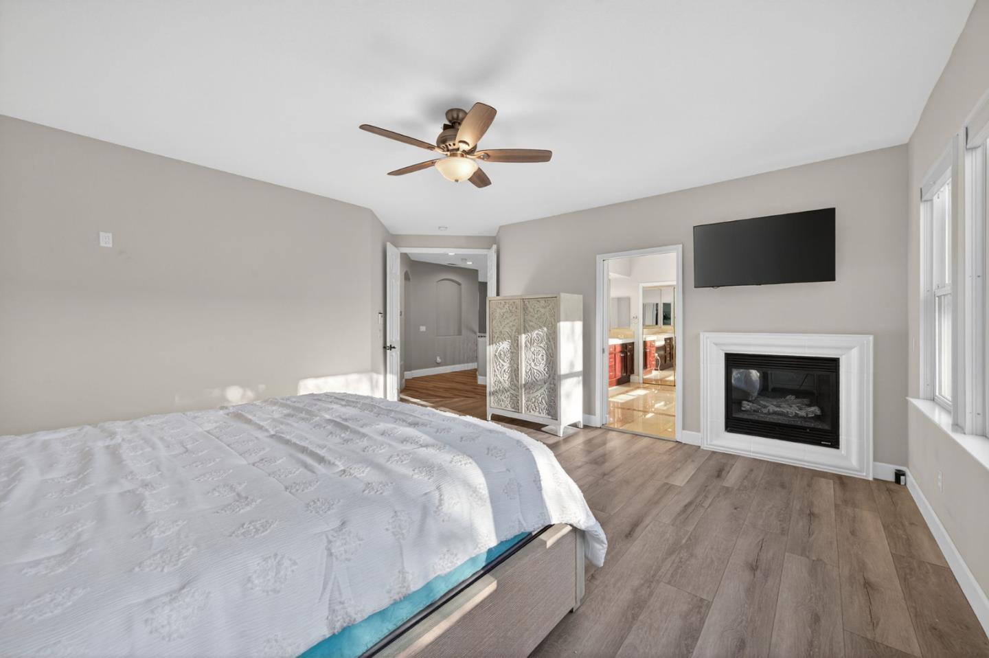 Detail Gallery Image 29 of 54 For 19127 Legend Ct, Morgan Hill,  CA 95037 - 4 Beds | 3/1 Baths