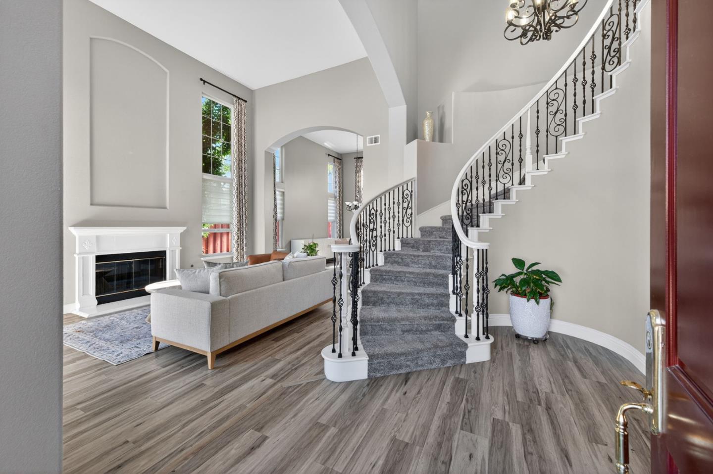 Detail Gallery Image 5 of 54 For 19127 Legend Ct, Morgan Hill,  CA 95037 - 4 Beds | 3/1 Baths