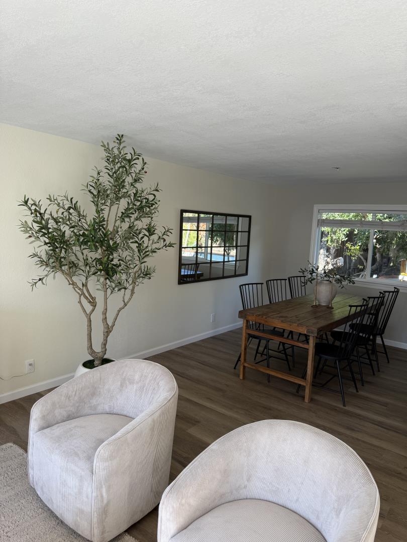 Detail Gallery Image 3 of 6 For 819 Cumberland Dr, Gilroy,  CA 95020 - 5 Beds | 3 Baths