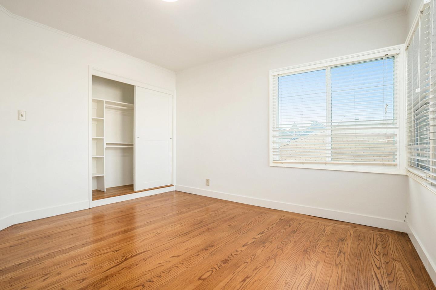 Detail Gallery Image 13 of 17 For 831 E 17th St, Oakland,  CA 94606 - 3 Beds | 1/1 Baths