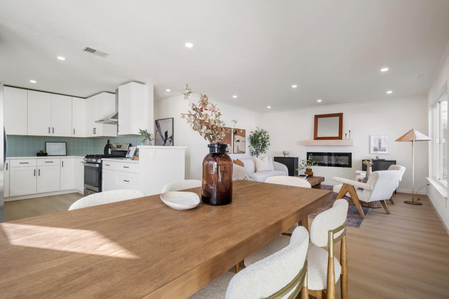 Detail Gallery Image 10 of 31 For 1444 Flores Dr, Pacifica,  CA 94044 - 3 Beds | 1 Baths