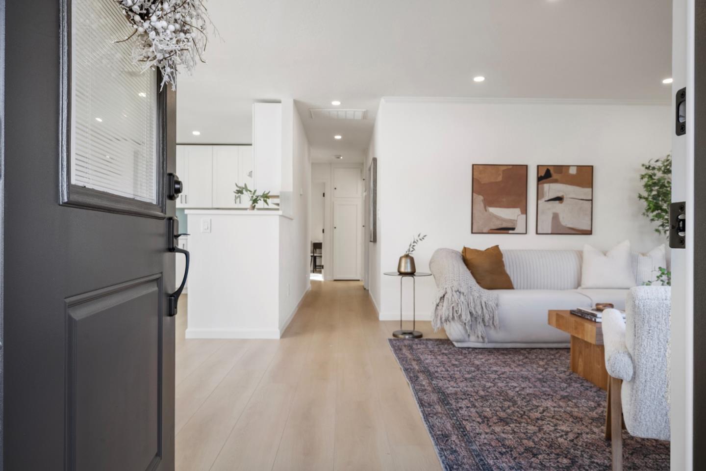 Detail Gallery Image 2 of 31 For 1444 Flores Dr, Pacifica,  CA 94044 - 3 Beds | 1 Baths